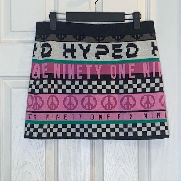 H&M Jacquard-knit Pink/ Black/ White Mini Skirt Size Medium - Picture 9 of 9